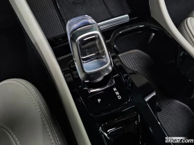 Volvo XC40 B4 Ultra Bright, снимка 9