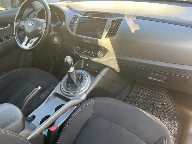 Kia Sportage, снимка 5 - Автомобили и джипове - 53141165