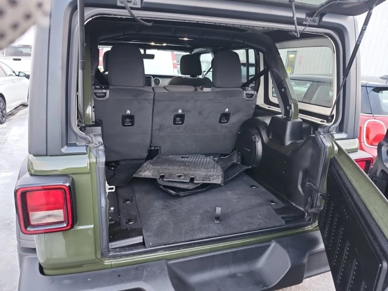 Jeep Wrangler * UNLIMITED WILLYS * CARFAX * Без инциденти * , снимка 13 - Автомобили и джипове - 53259529