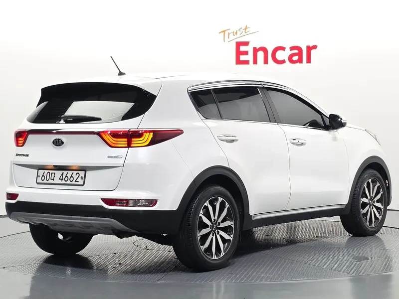 Kia Sportage 4Th Generation Diesel 1.7 2Wd Trendy, снимка 2 - Автомобили и джипове - 55076605