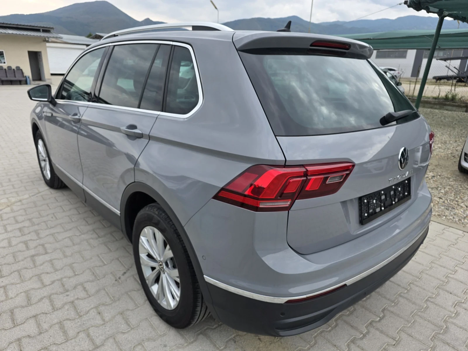 VW Tiguan 2.0TDi /SCR/ DSG/121000km/Лизинг - изображение 5