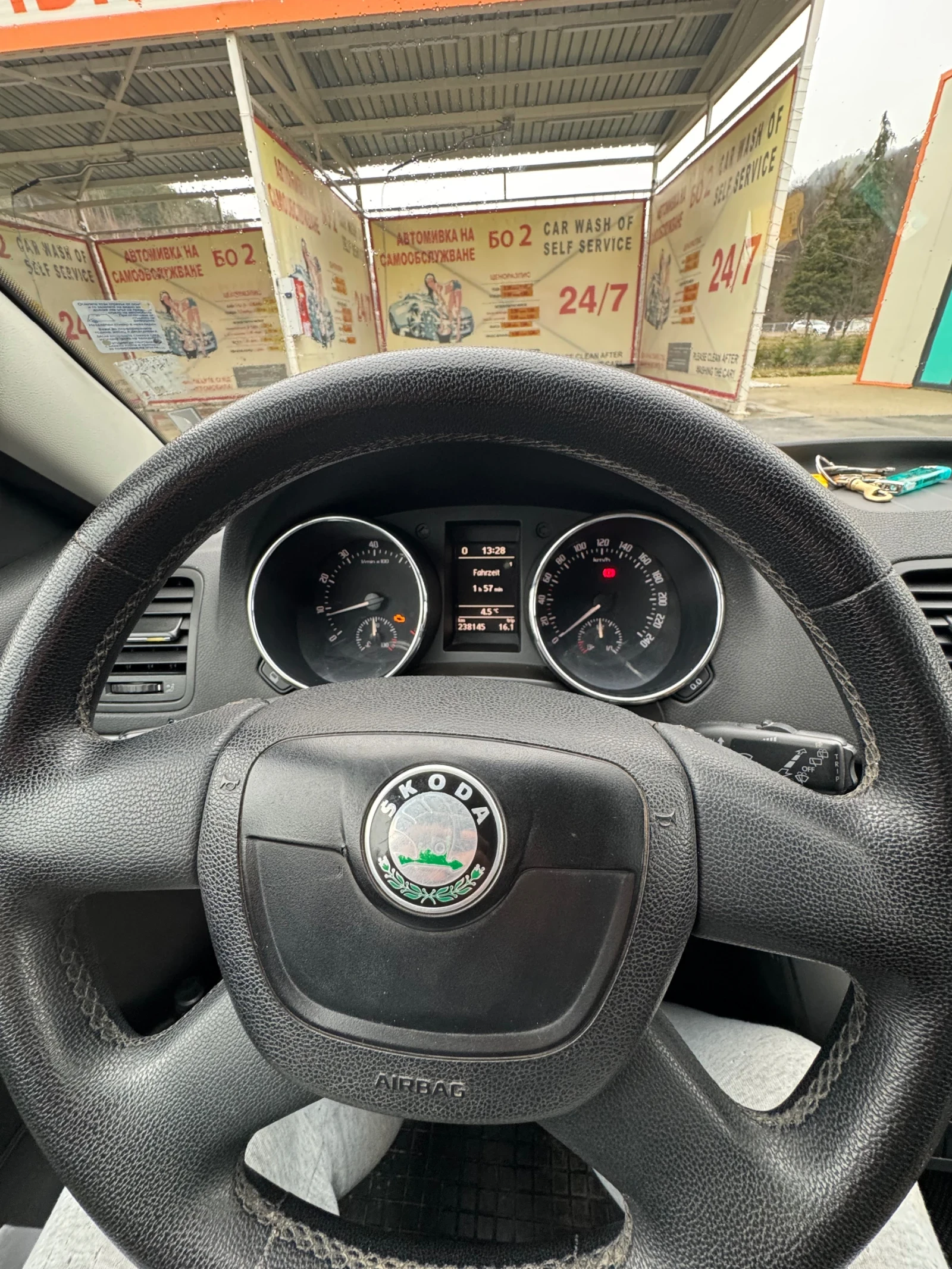 Skoda Yeti, снимка 7 - Автомобили и джипове - 53832722