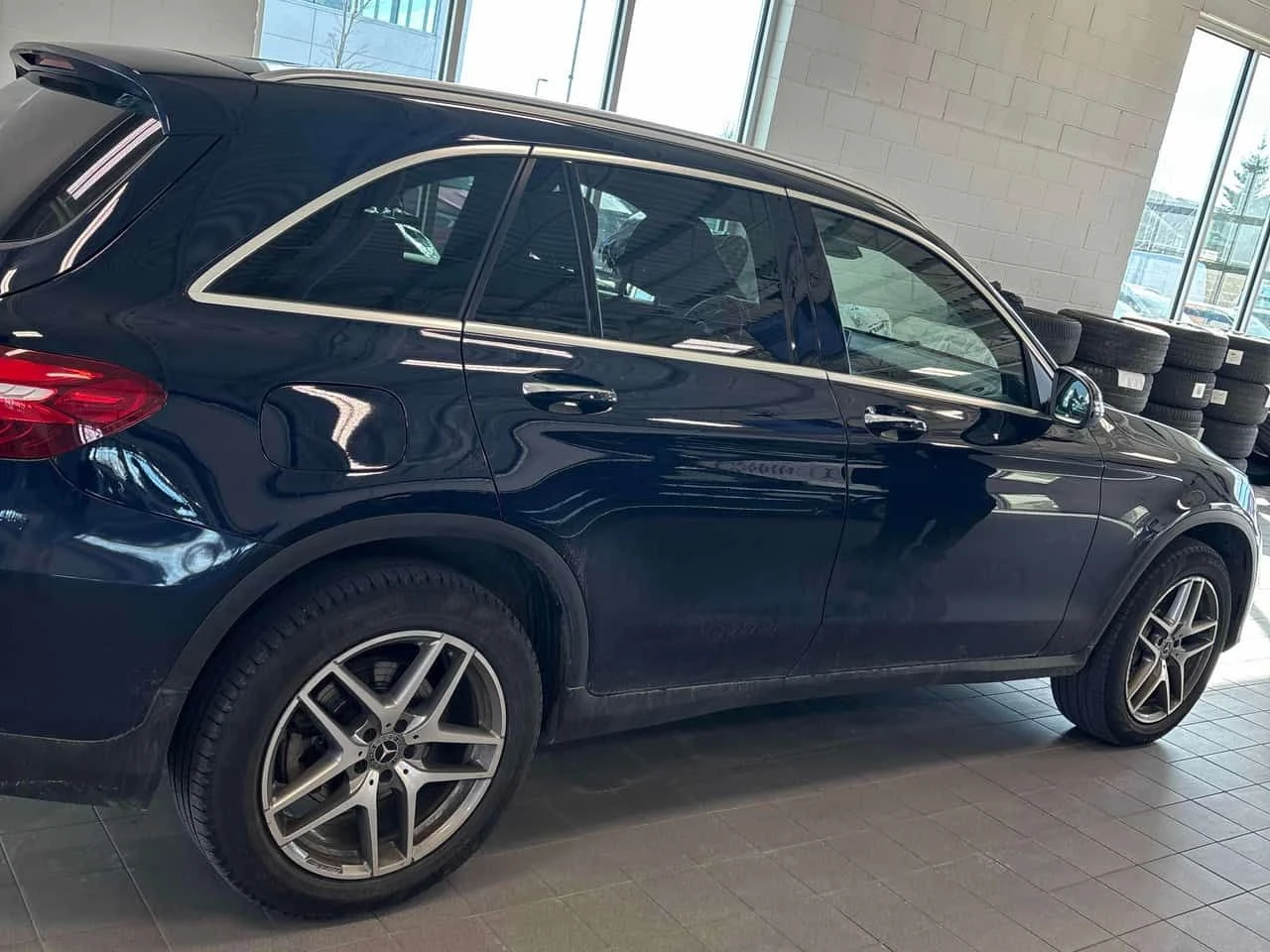 Mercedes-Benz GLC 300 /ПАНОРАМА/ПРЕДСТАВИТЕЛСТВО НА MERCEDES, снимка 4 - Автомобили и джипове - 54184059