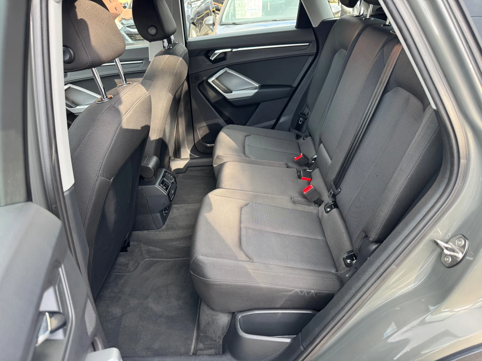 Audi Q3 35TFSI-S-line-ЛИЗИНГ, снимка 13 - Автомобили и джипове - 54567627