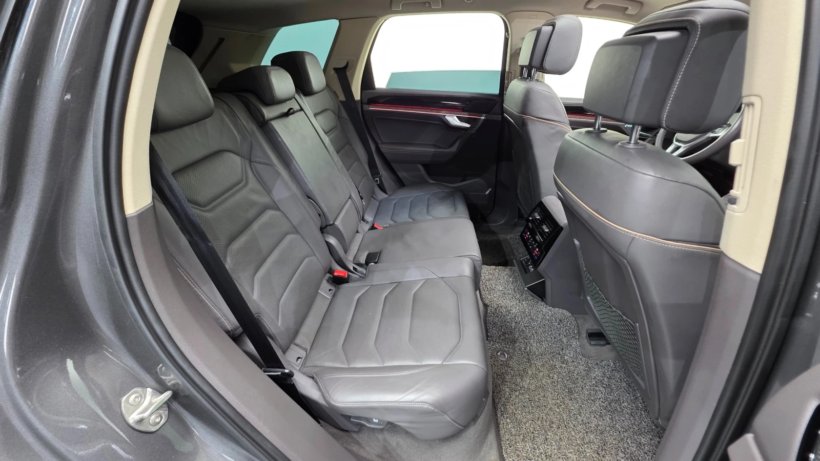 VW Touareg PRESTIGE* ОБДУХ* ДИСТРОНИК* ВЪЗДУХ* MATRIX* MАСАЖ*, снимка 16 - Автомобили и джипове - 54785318