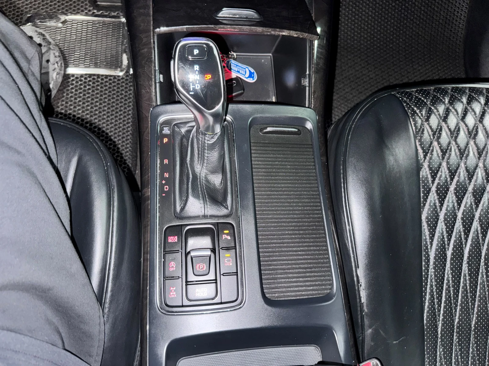 Kia Sorento 2.2CRDI/4x4/7 МЕСТА/ОЧАКВАН ВНОС !!!, снимка 15 - Автомобили и джипове - 55361543