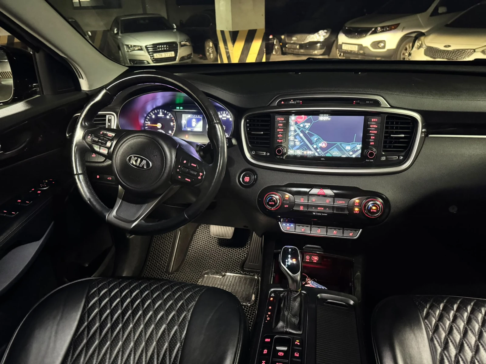 Kia Sorento 2.2CRDI/4x4/7 МЕСТА/ОЧАКВАН ВНОС !!!, снимка 10 - Автомобили и джипове - 55361543