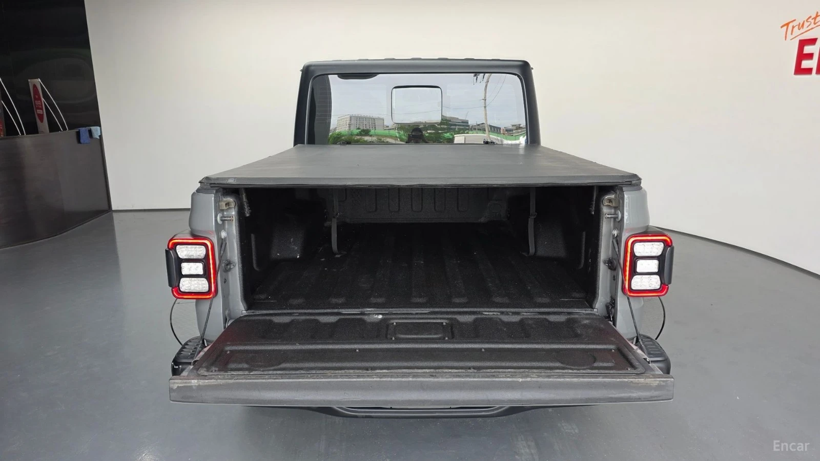 Jeep Gladiator RUBICON* 3.6* ДИСТРОНИК* ПОДГРЕВ* КАМЕРА* , снимка 15 - Автомобили и джипове - 55613915