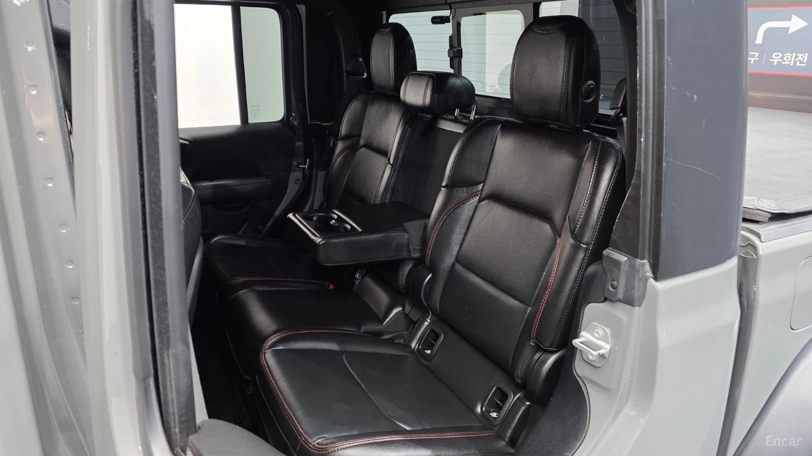 Jeep Gladiator RUBICON* 3.6* ДИСТРОНИК* ПОДГРЕВ* КАМЕРА* , снимка 11 - Автомобили и джипове - 55613915