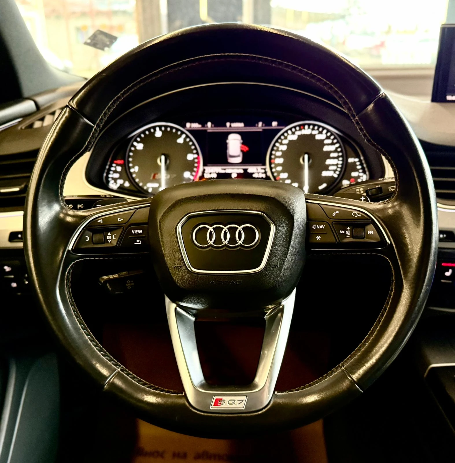 Audi SQ7 Quattro* S-Line* V8* Подгрев* Pano* ЛИЗИНГ, снимка 9 - Автомобили и джипове - 55689437