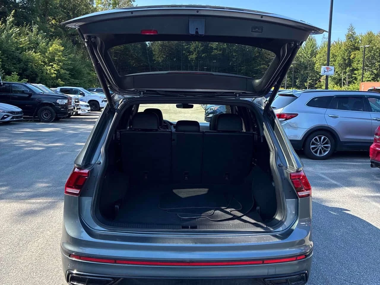VW Tiguan * Comfortline R Line Black Edition * CARFAX * БЕЗ , снимка 15 - Автомобили и джипове - 56320679