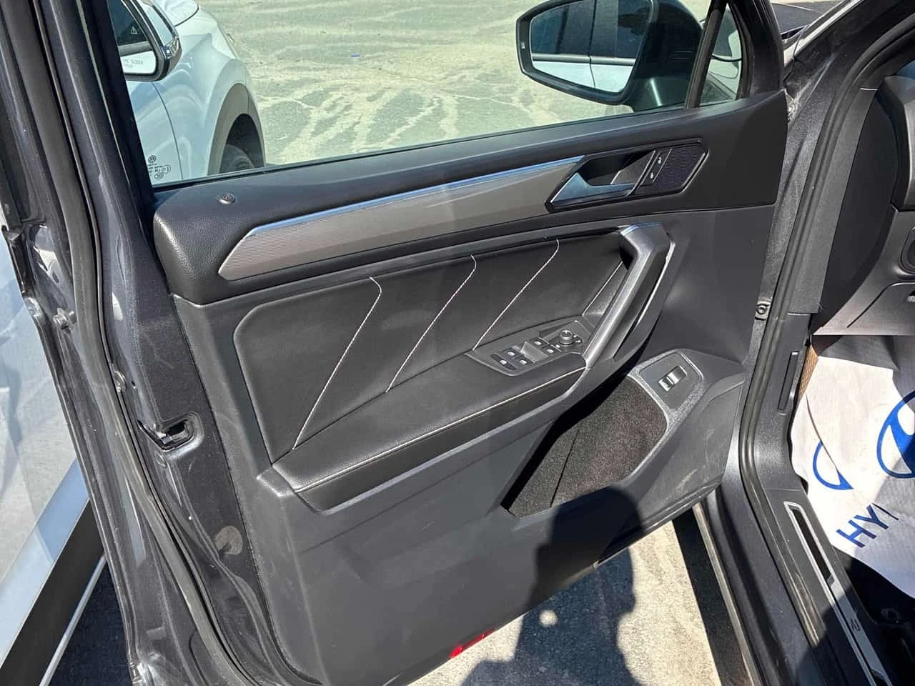VW Tiguan * Comfortline R Line Black Edition * CARFAX * БЕЗ , снимка 12 - Автомобили и джипове - 56320679