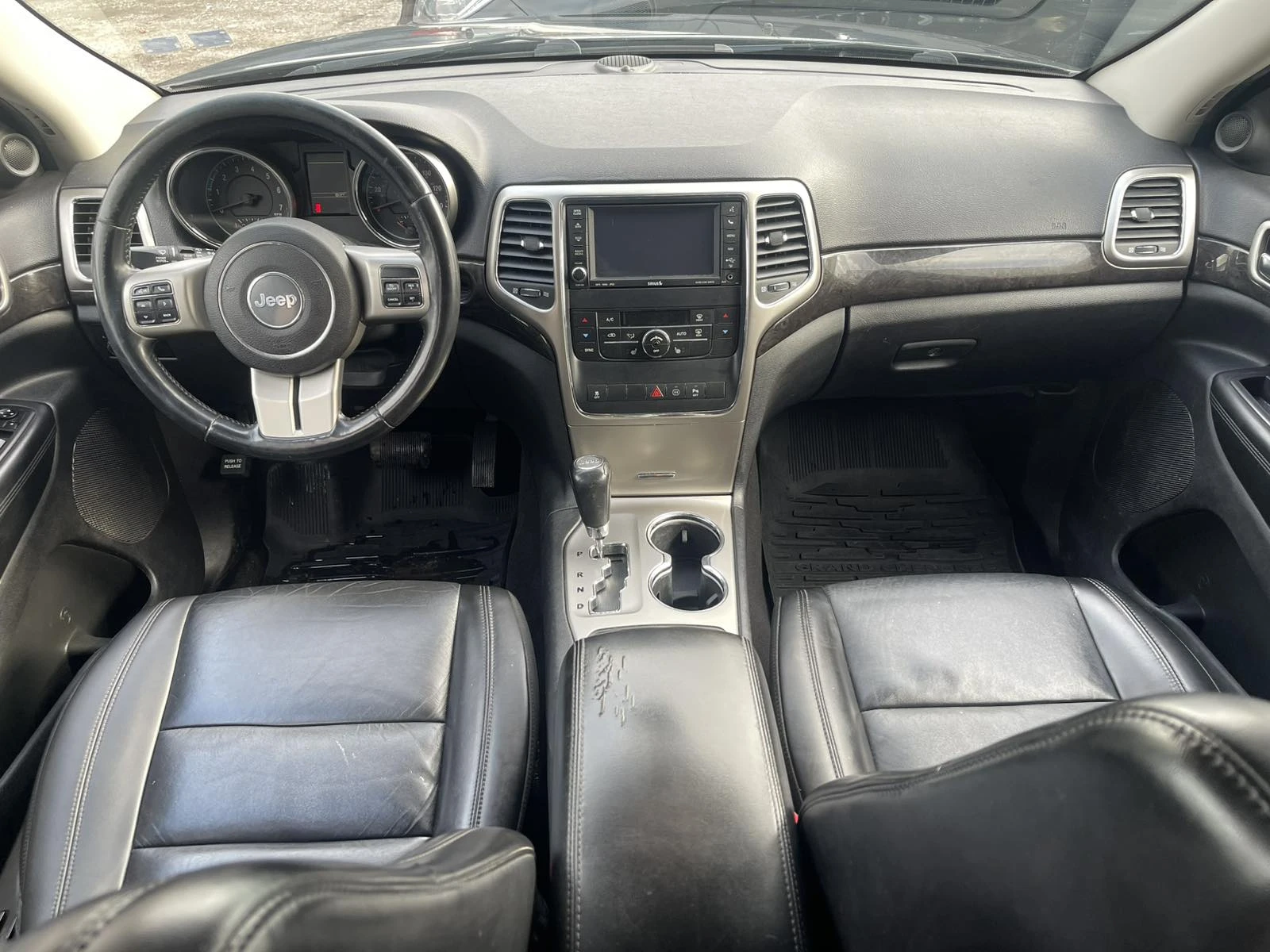 Jeep Grand cherokee 3.6 Laredo LPG/ГАЗ, снимка 9 - Автомобили и джипове - 56527138