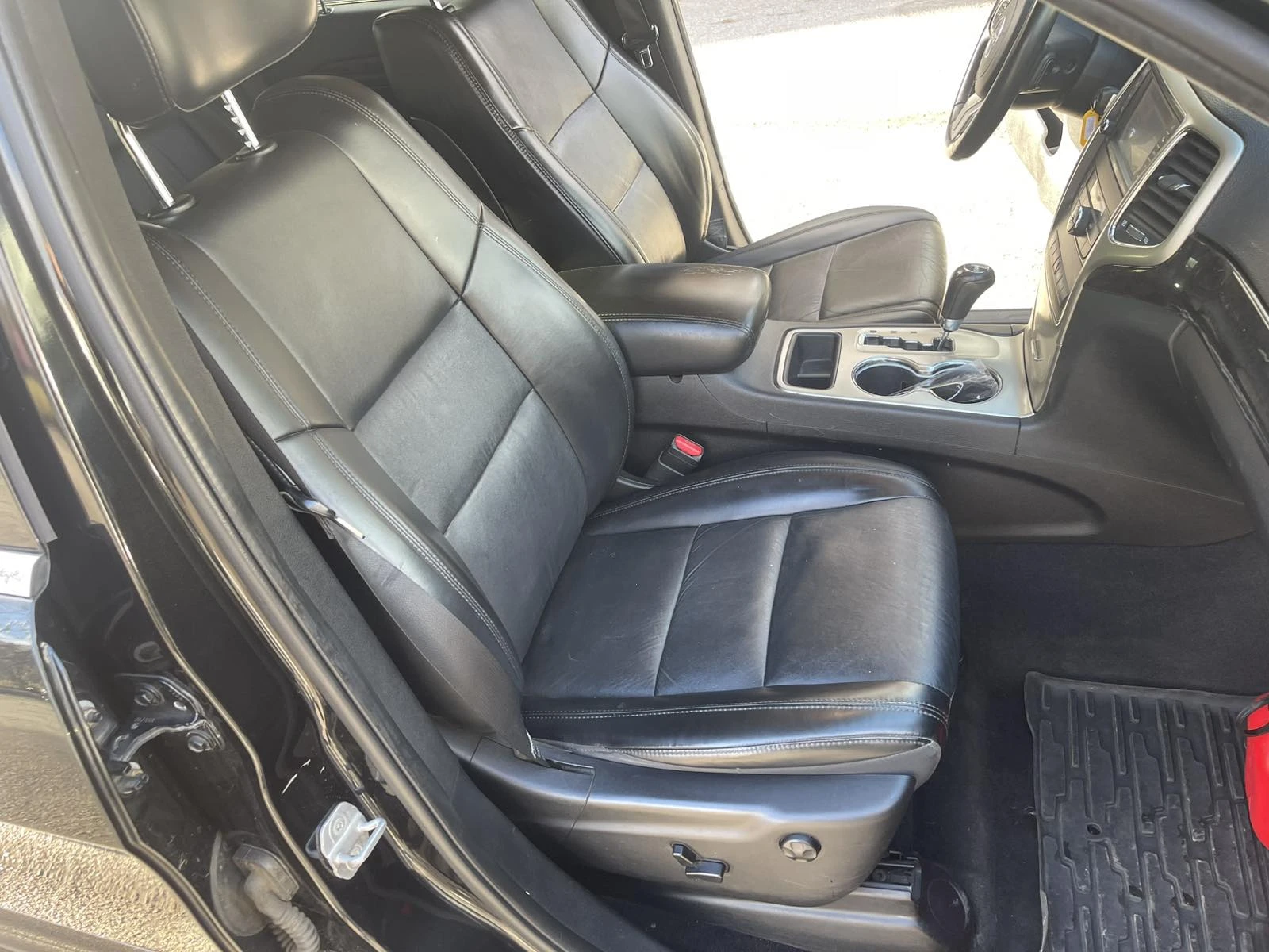 Jeep Grand cherokee 3.6 Laredo LPG/ГАЗ, снимка 13 - Автомобили и джипове - 56527138