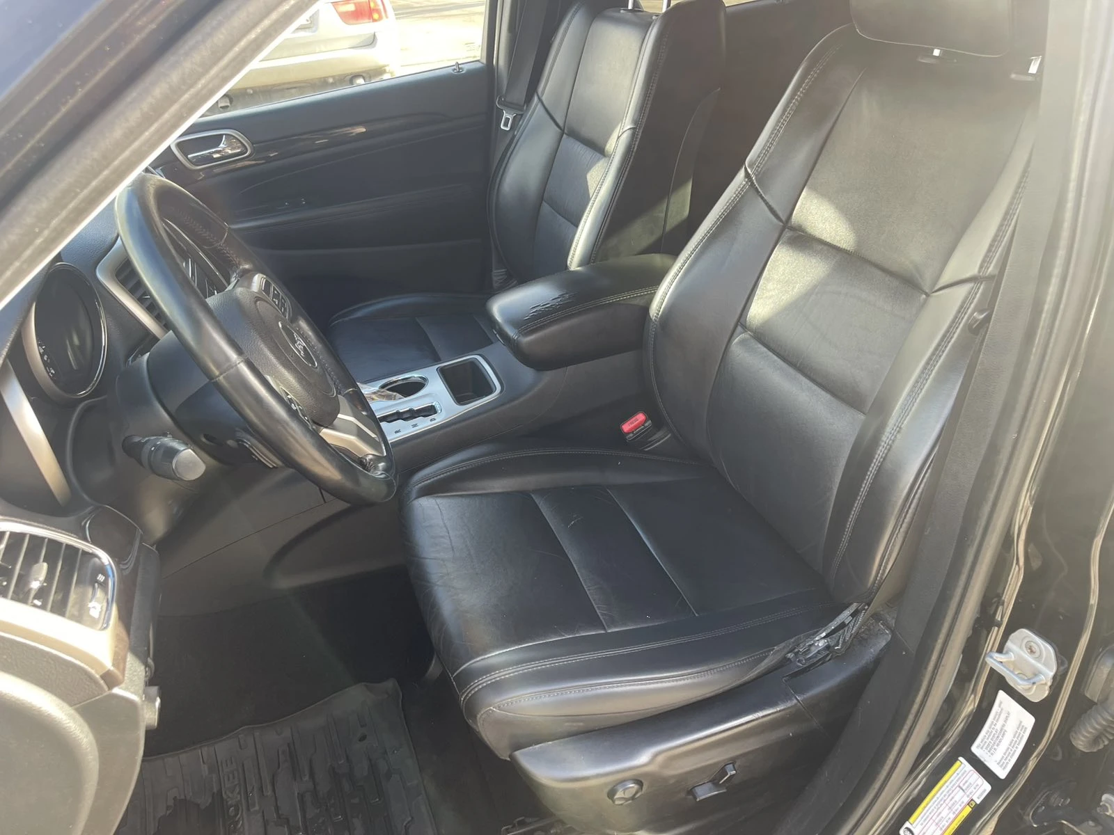 Jeep Grand cherokee 3.6 Laredo LPG/ГАЗ, снимка 10 - Автомобили и джипове - 56527138