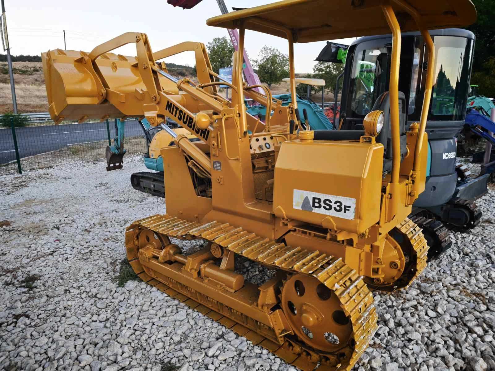 Други специализирани машини Komatsu ТОВАРАЧ верижен, снимка 4 - Индустриална техника - 38553711