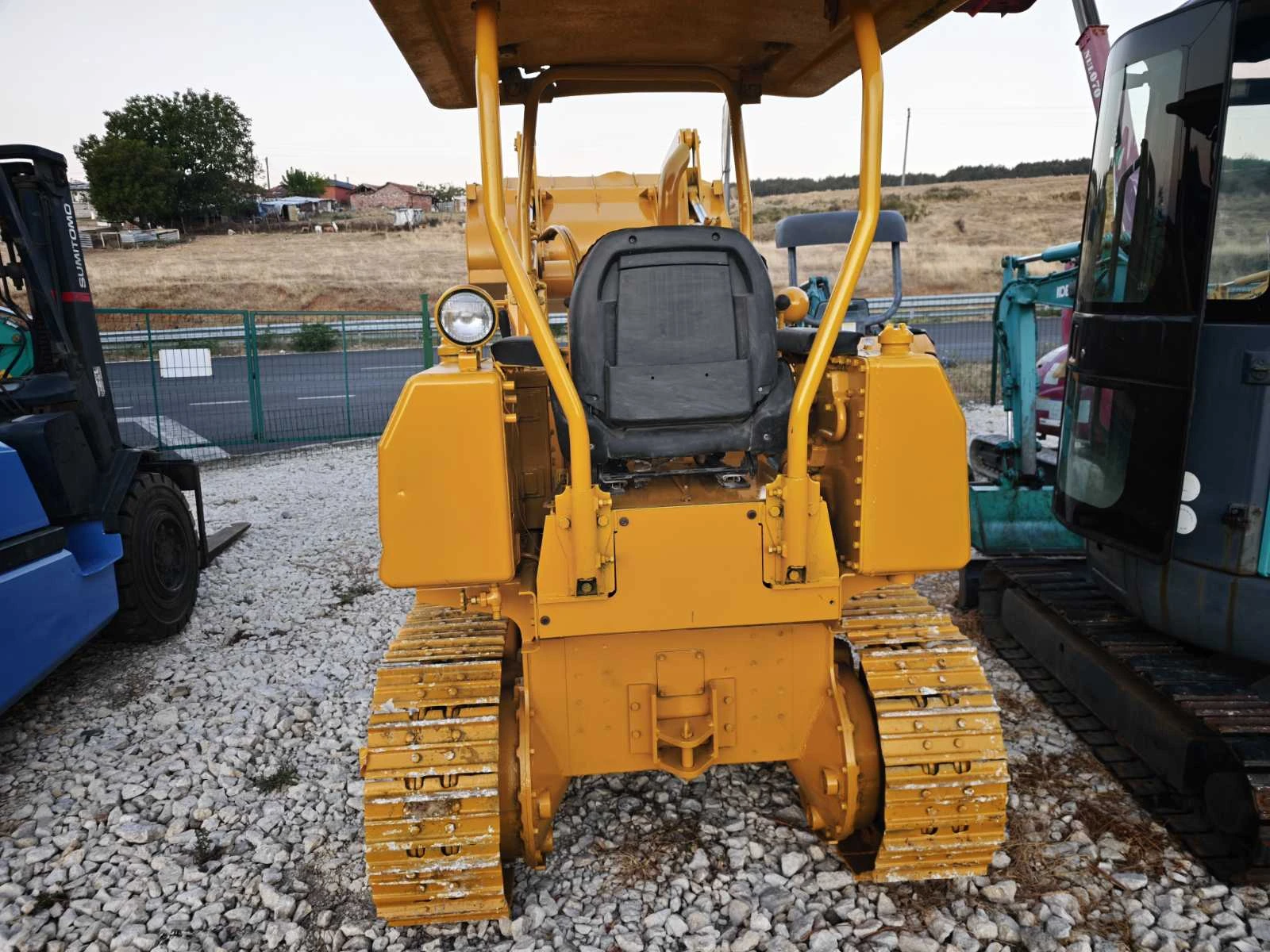 Други специализирани машини Komatsu ТОВАРАЧ верижен, снимка 5 - Индустриална техника - 38553711