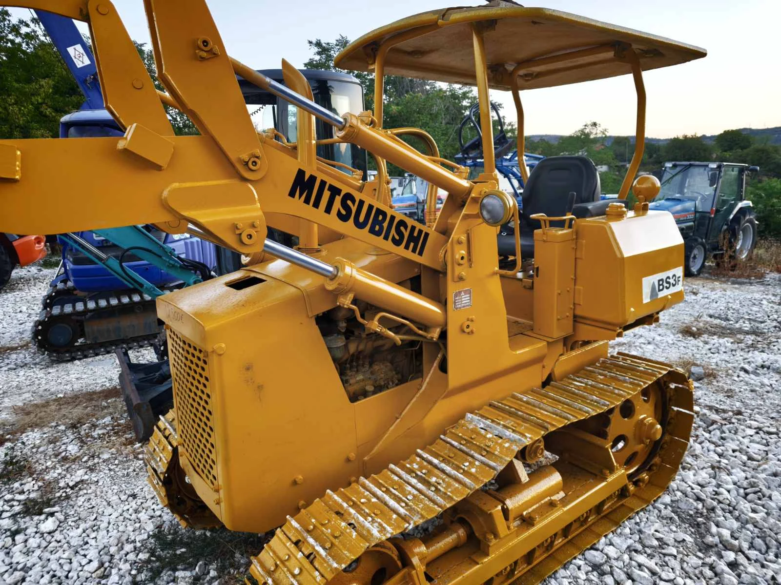 Други специализирани машини Komatsu ТОВАРАЧ верижен, снимка 2 - Индустриална техника - 38553711