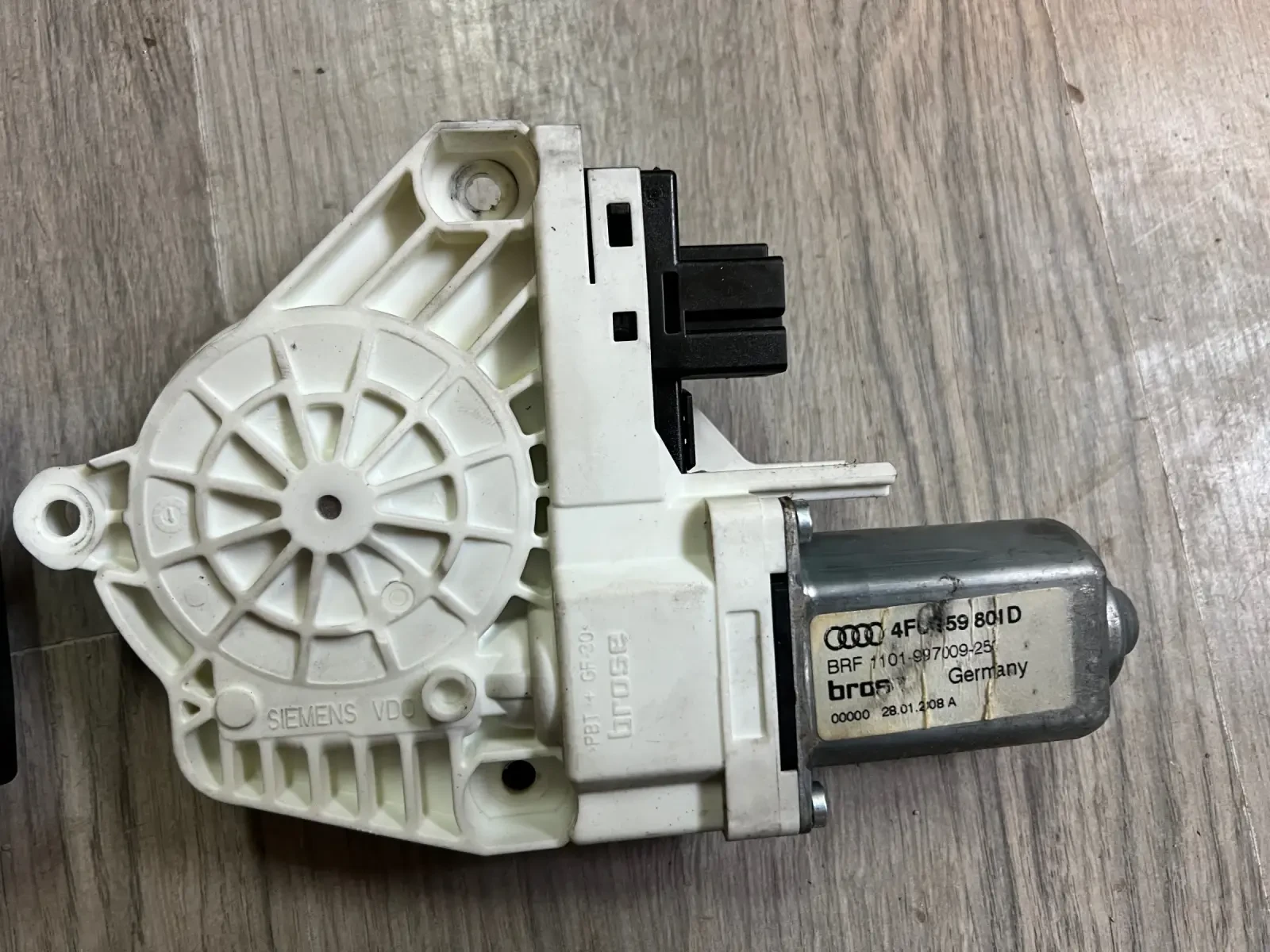 4F0959801D ������ ���� ������� ��.������ AUDI A6 C6 4F 4F0959801D  | Mobile.bg � ����������� 1