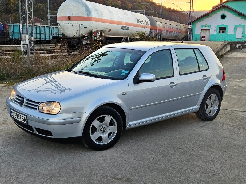 VW Golf, снимка 1 - Автомобили и джипове - 47965727