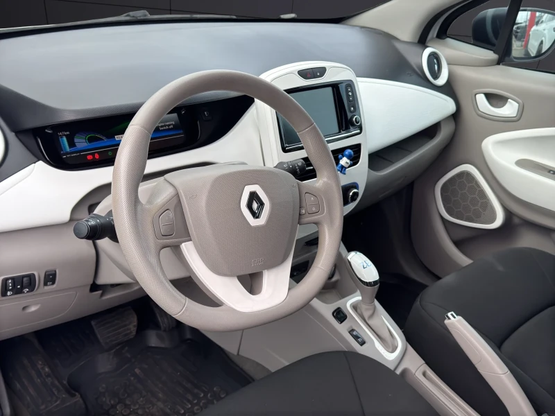 Renault Zoe 41KWH* ПАРКТРОНИК* РЕГИСТРИРАН* , снимка 8 - Автомобили и джипове - 48953199