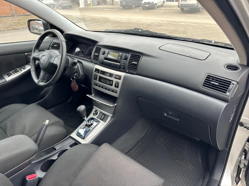 Toyota Corolla 1.4D4d Автоматик Face lift Италия, снимка 12 - Автомобили и джипове - 49292293