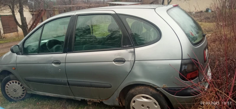 Renault Scenic, снимка 3 - Автомобили и джипове - 49337132