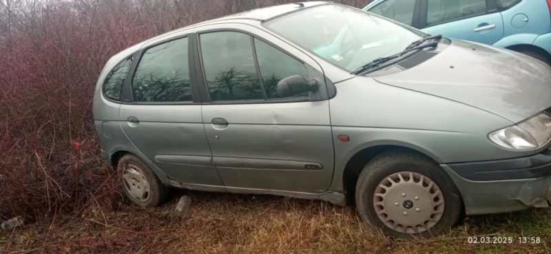 Renault Scenic, снимка 4 - Автомобили и джипове - 49337132