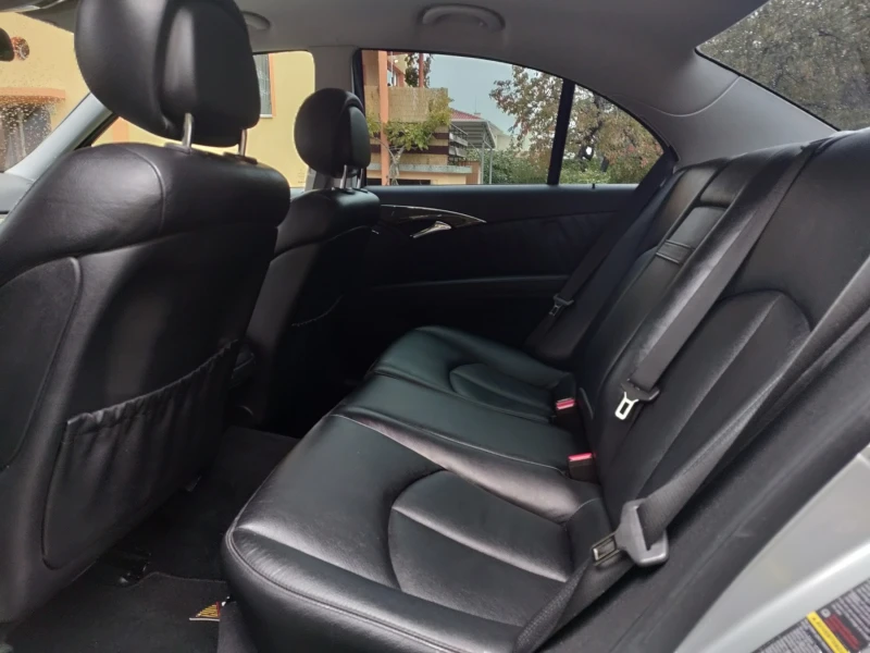 Mercedes-Benz E 320 CDI 4matic, снимка 7 - Автомобили и джипове - 51478312