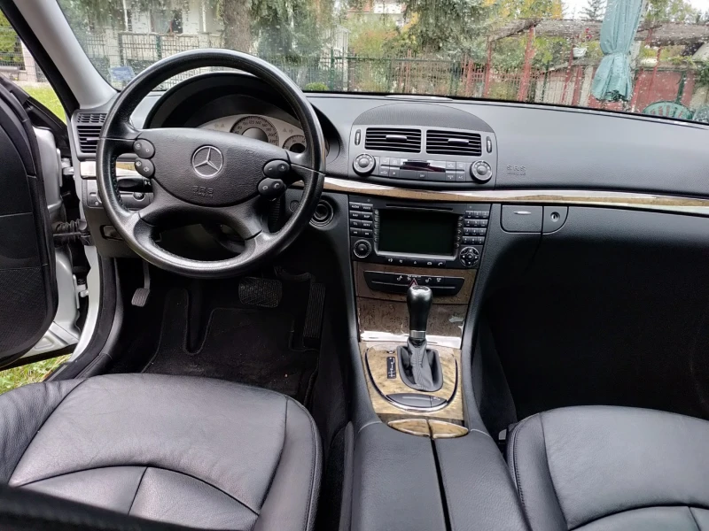 Mercedes-Benz E 320 CDI 4matic, снимка 8 - Автомобили и джипове - 51478312