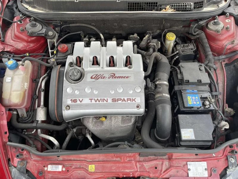 Alfa Romeo 147 1.6, снимка 12 - Автомобили и джипове - 48321504