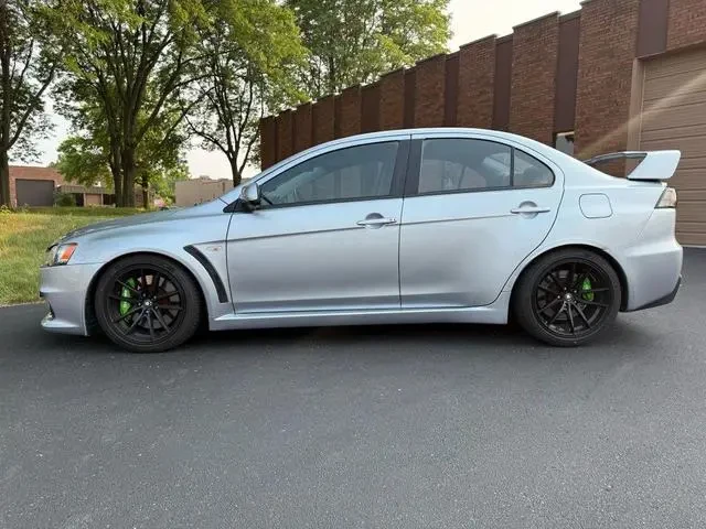 Mitsubishi Lancer EVOLUTION GSR - изображение 3