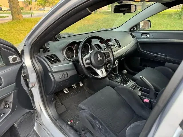 Mitsubishi Lancer EVOLUTION GSR - изображение 10