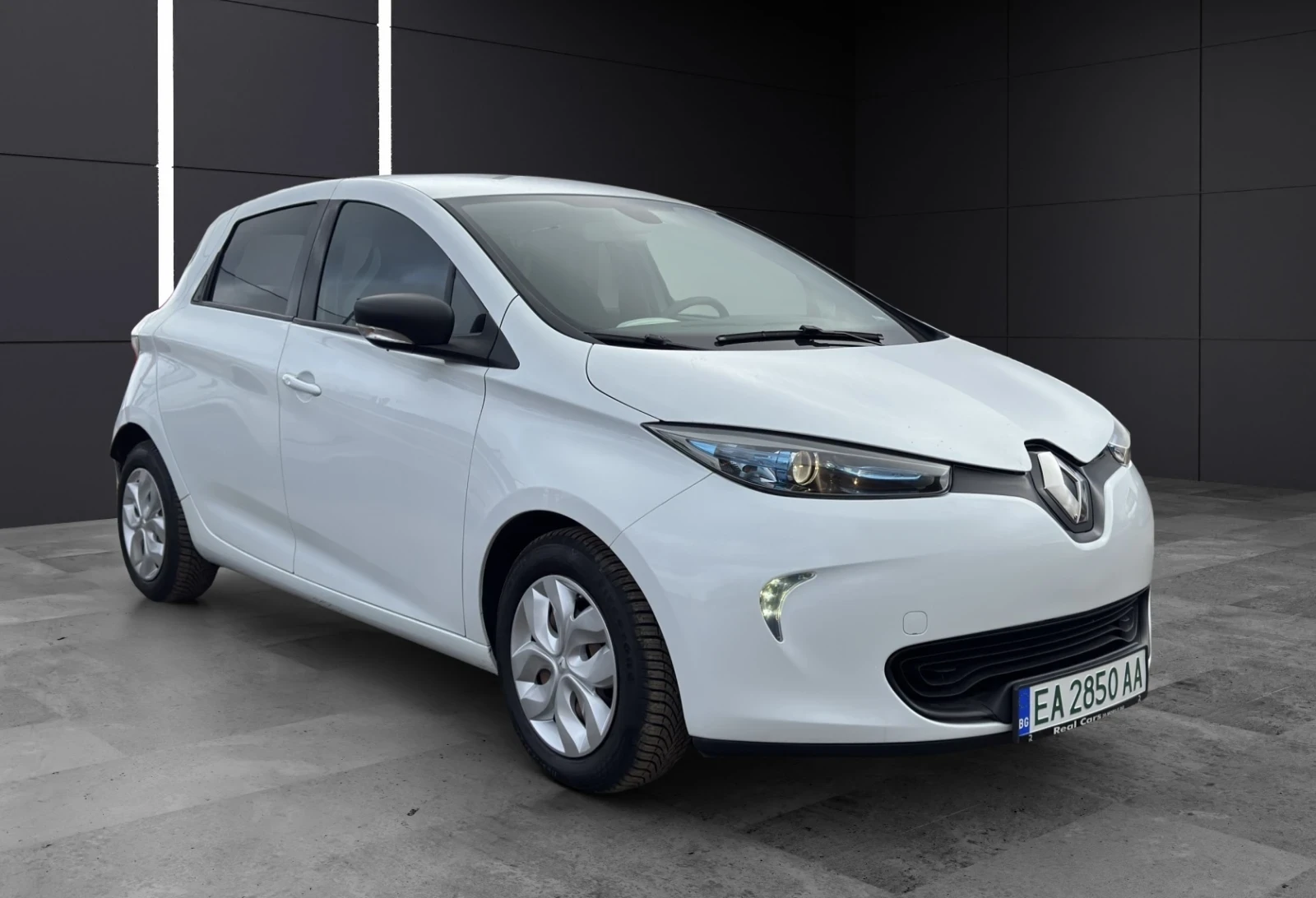 Renault Zoe 41KWH* ПАРКТРОНИК* РЕГИСТРИРАН*  - изображение 3