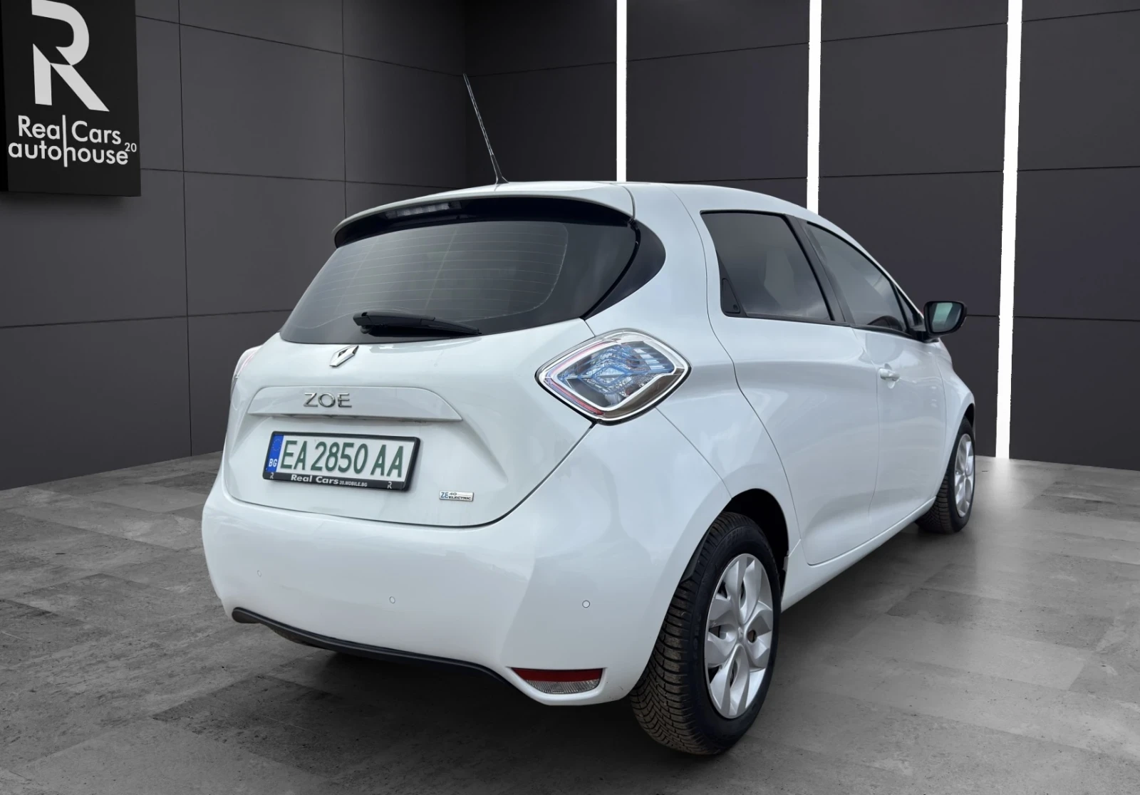 Renault Zoe 41KWH* ПАРКТРОНИК* РЕГИСТРИРАН*  - изображение 6