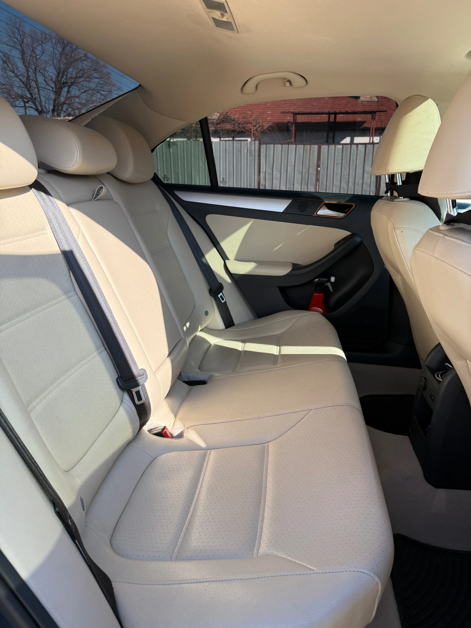 VW Jetta 1.4 TSI Hybrid  - изображение 8