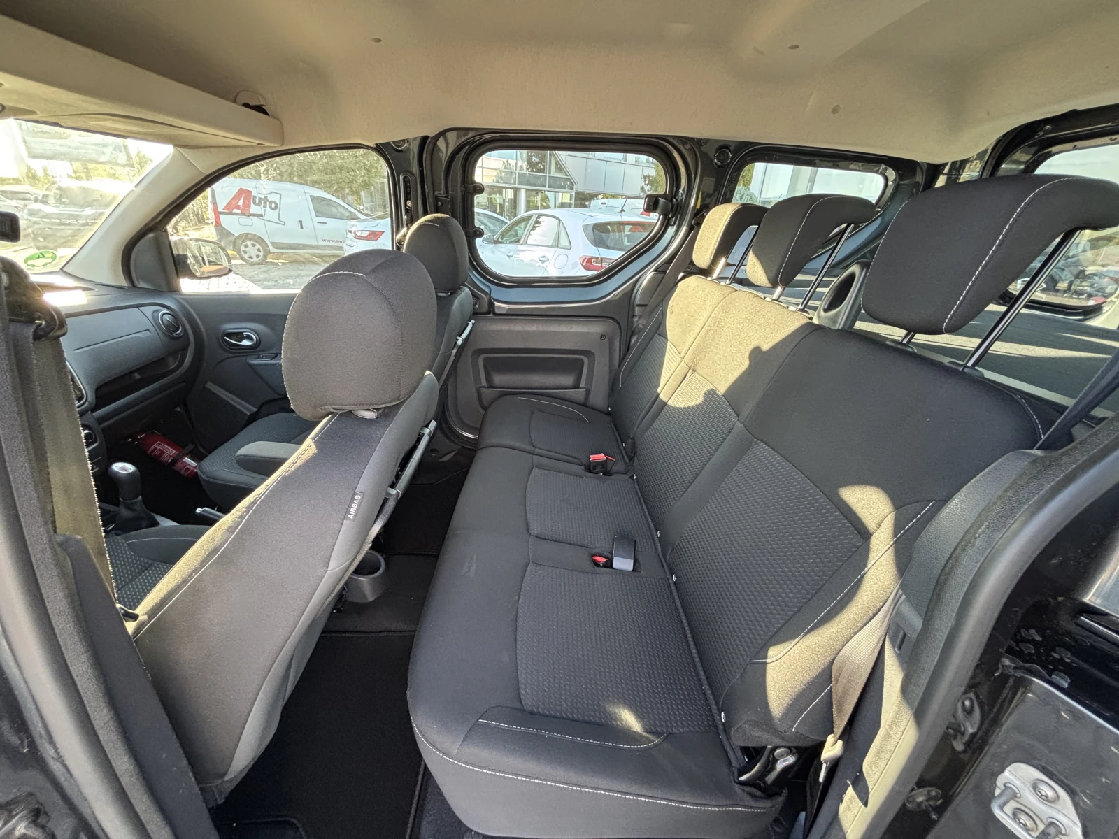Dacia Dokker TCe 102 к.с. бензин Stop & Start BVM6 - изображение 10