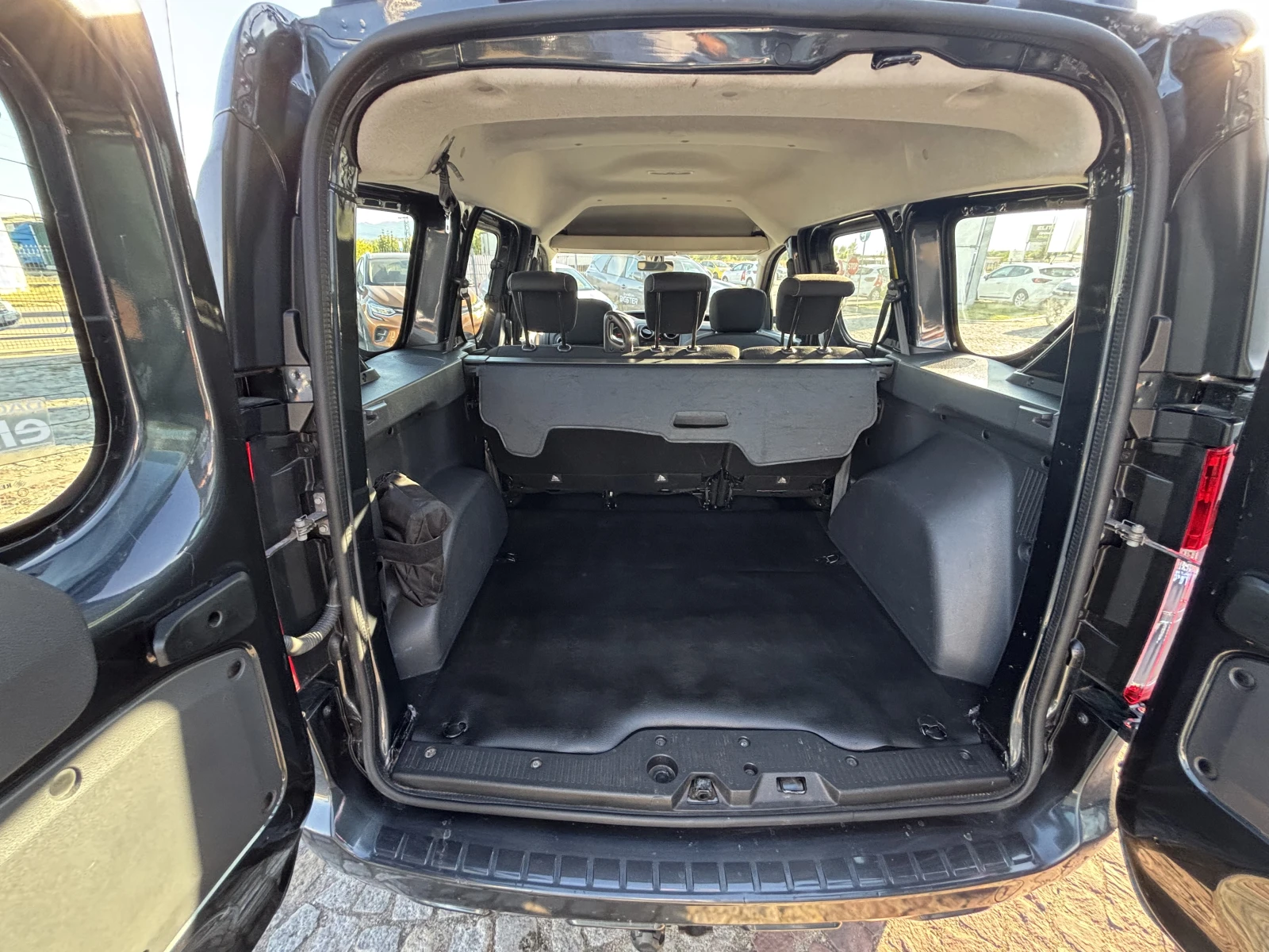 Dacia Dokker TCe 102 к.с. бензин Stop & Start BVM6 - изображение 9