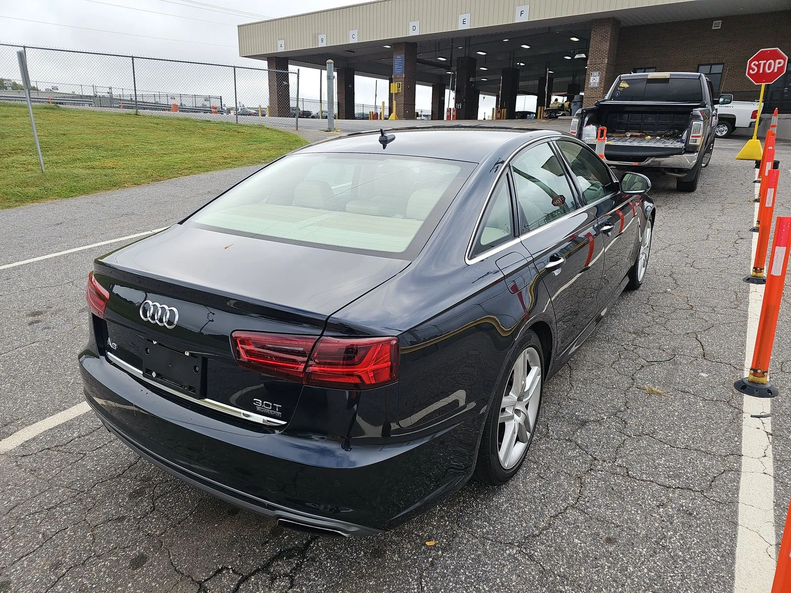 Audi A6 3.0T* MATRIX* ДИСТРОНИК* ХЕДЪП* МАСАЖ* 360КАМЕРА*  - изображение 2