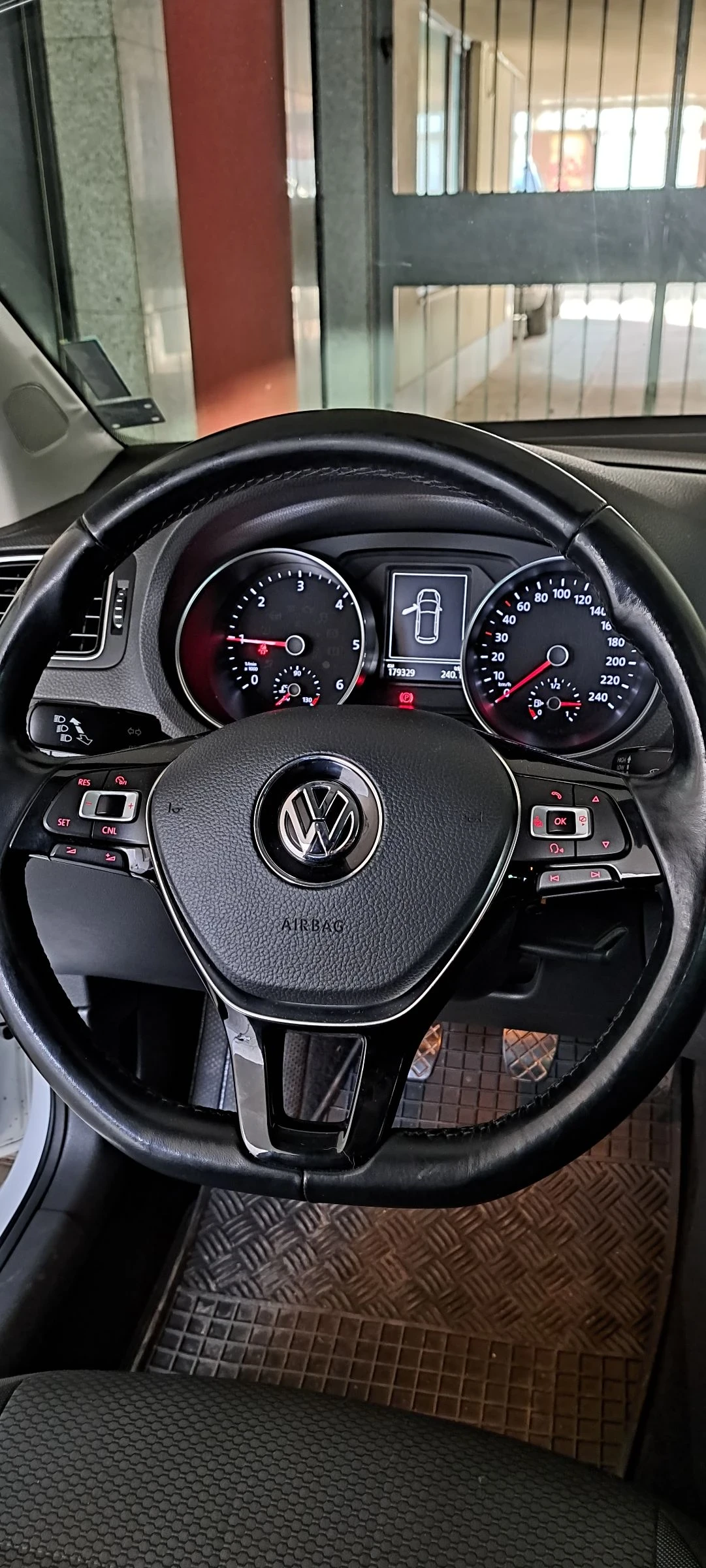 VW Polo 1.4 TDI 105к.с - изображение 8