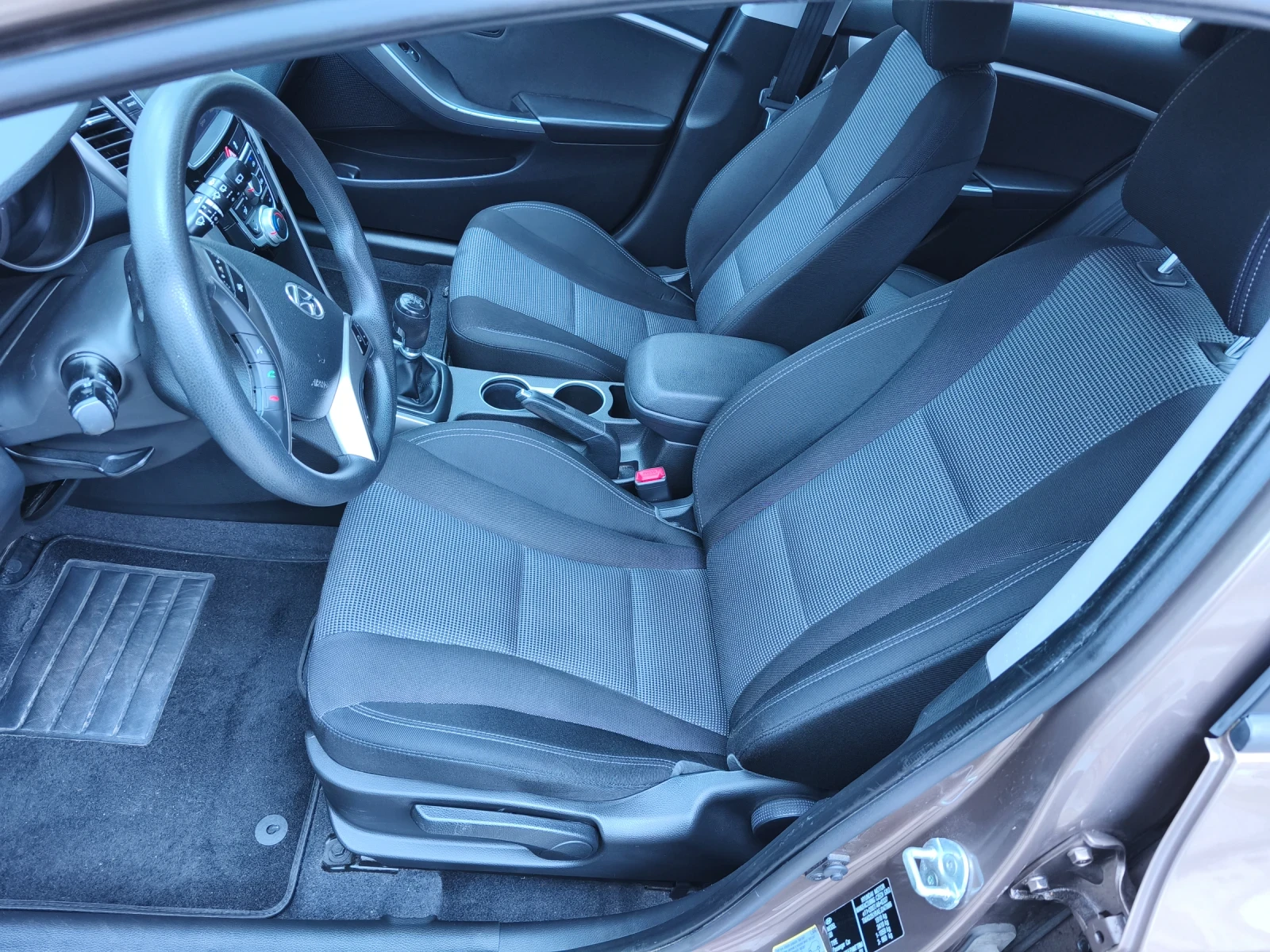 Hyundai I30 1.4 90hp TOP, снимка 7 - Автомобили и джипове - 54089644