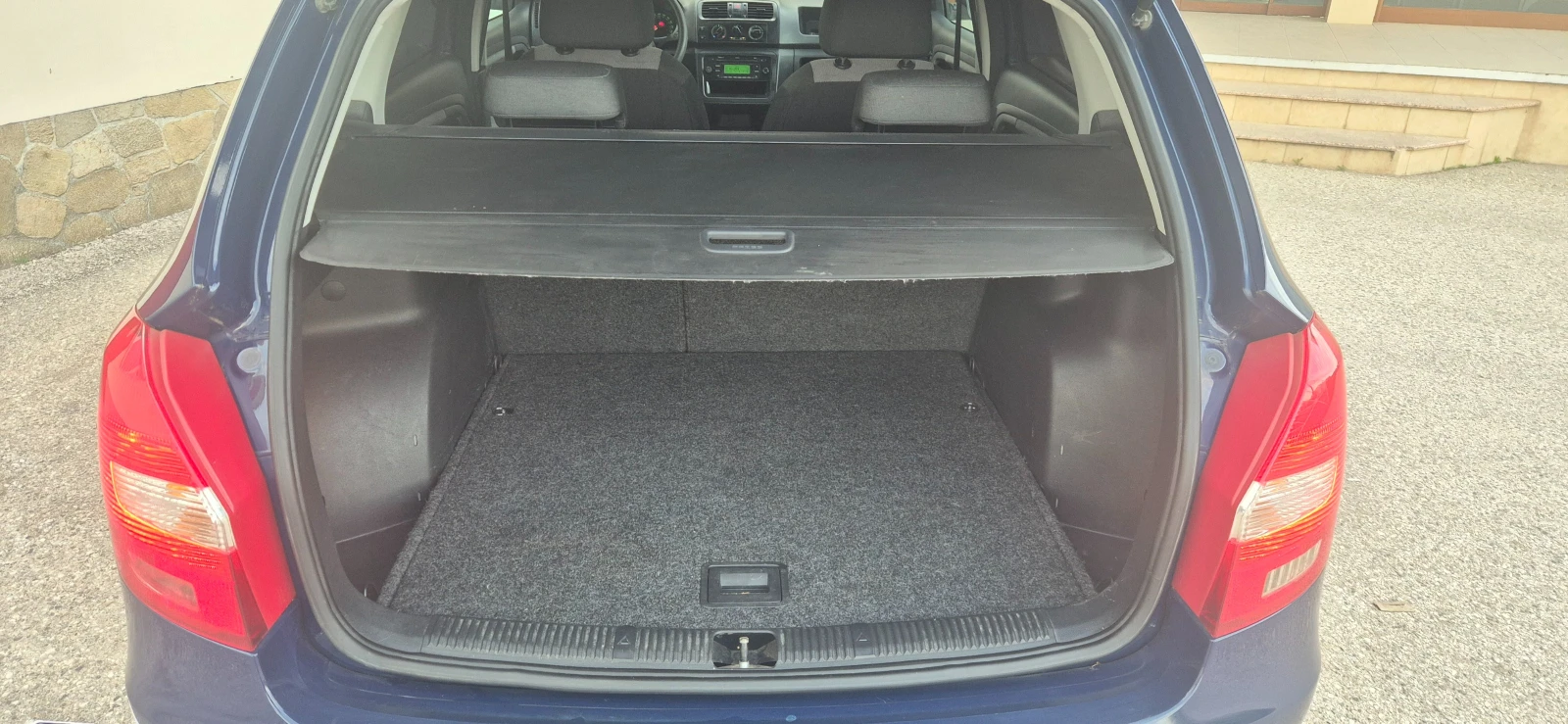 Skoda Fabia 1.2* Клима* 2012г.* Фейс* , снимка 10 - Автомобили и джипове - 54272552