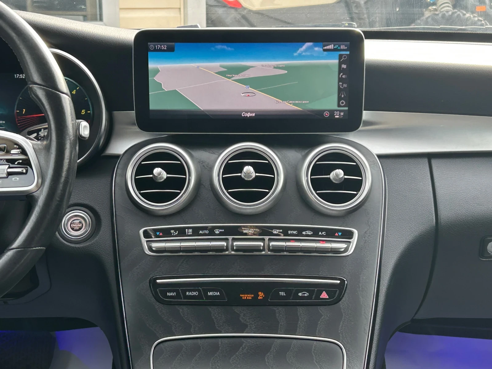 Mercedes-Benz C 220 d* 4MATIC* AMG* MULTIBEAM, снимка 9 - Автомобили и джипове - 54323658