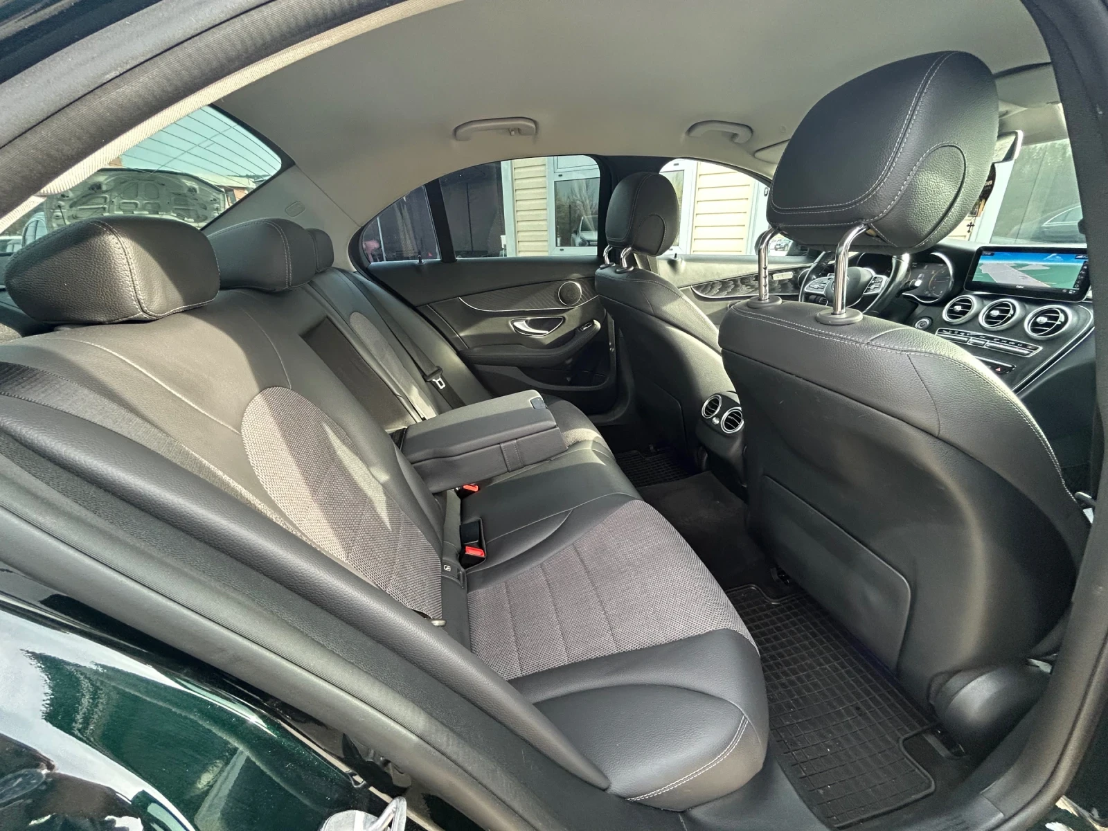 Mercedes-Benz C 220 d* 4MATIC* AMG* MULTIBEAM, снимка 14 - Автомобили и джипове - 54323658