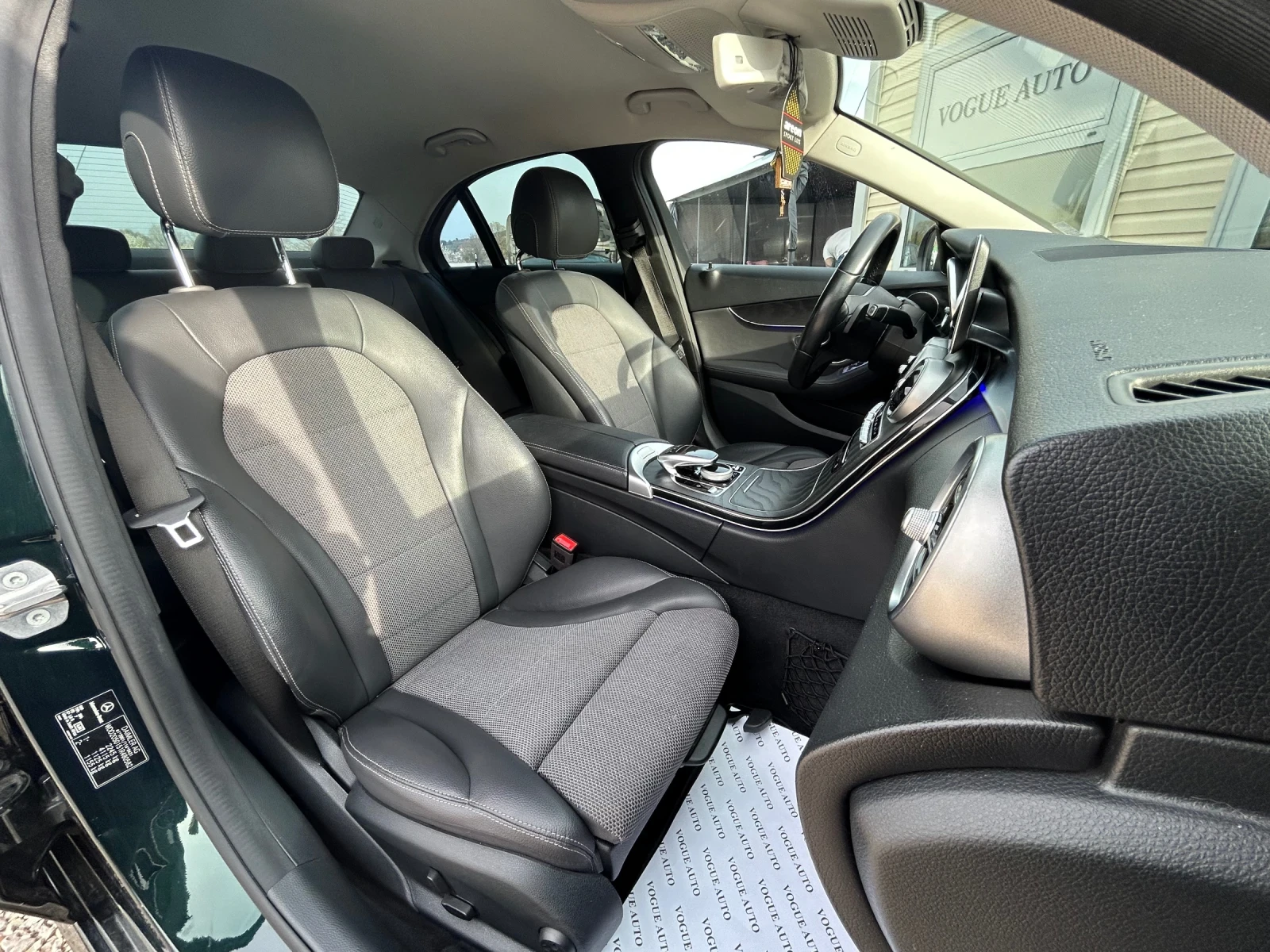 Mercedes-Benz C 220 d* 4MATIC* AMG* MULTIBEAM, снимка 11 - Автомобили и джипове - 54323658