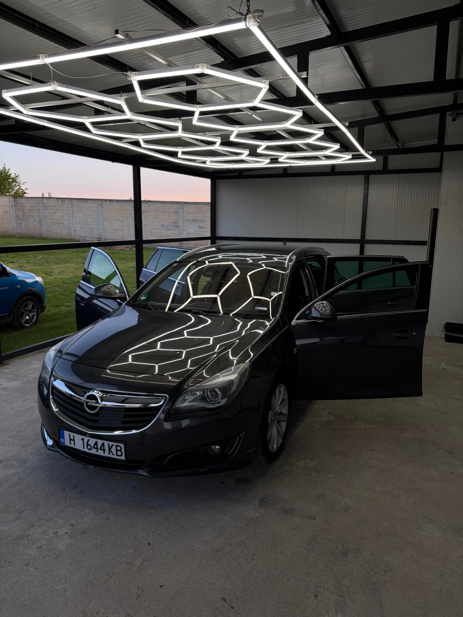 Opel Insignia, снимка 3 - Автомобили и джипове - 54549386