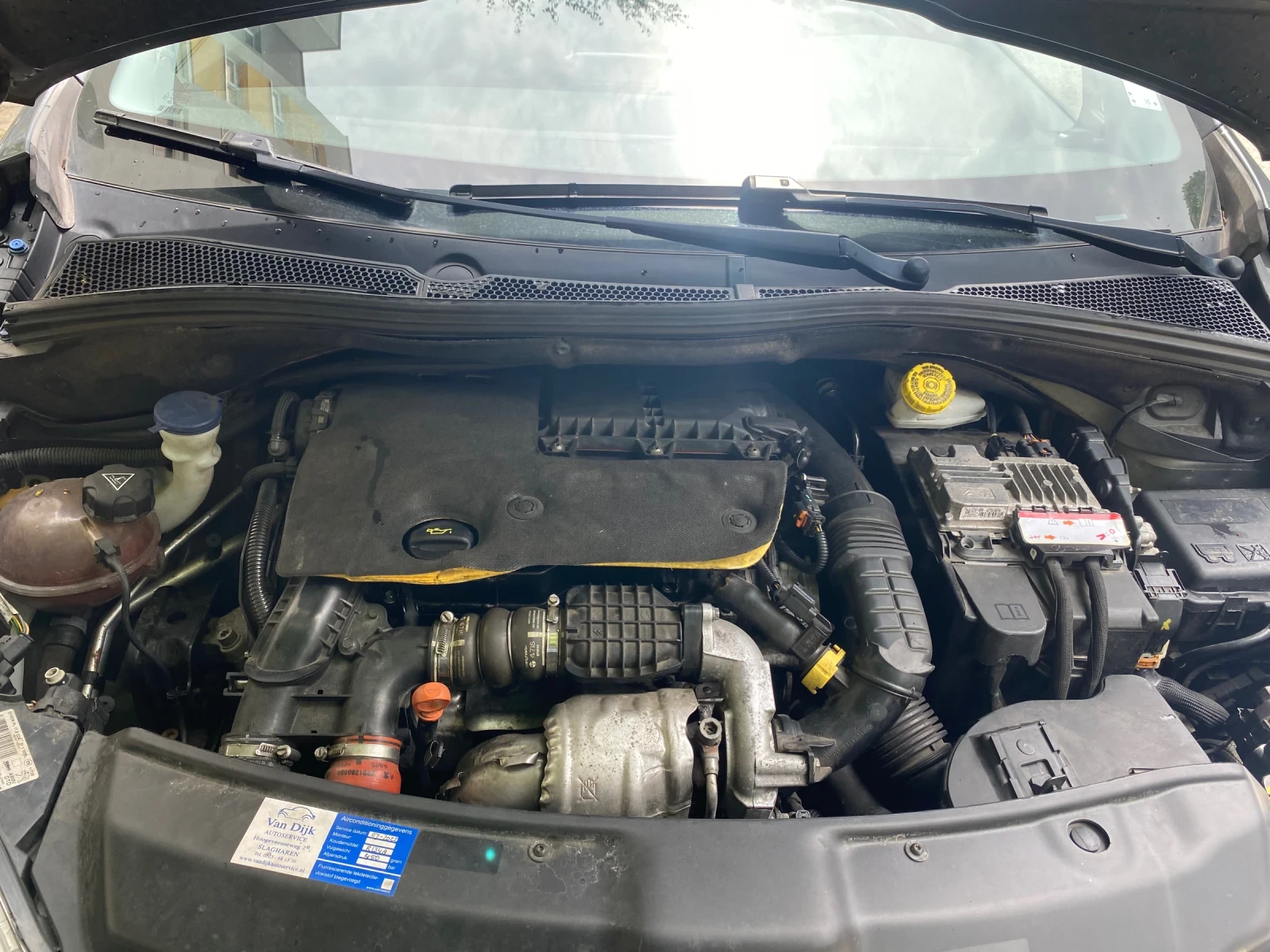 Peugeot 208, снимка 11 - Автомобили и джипове - 54610518