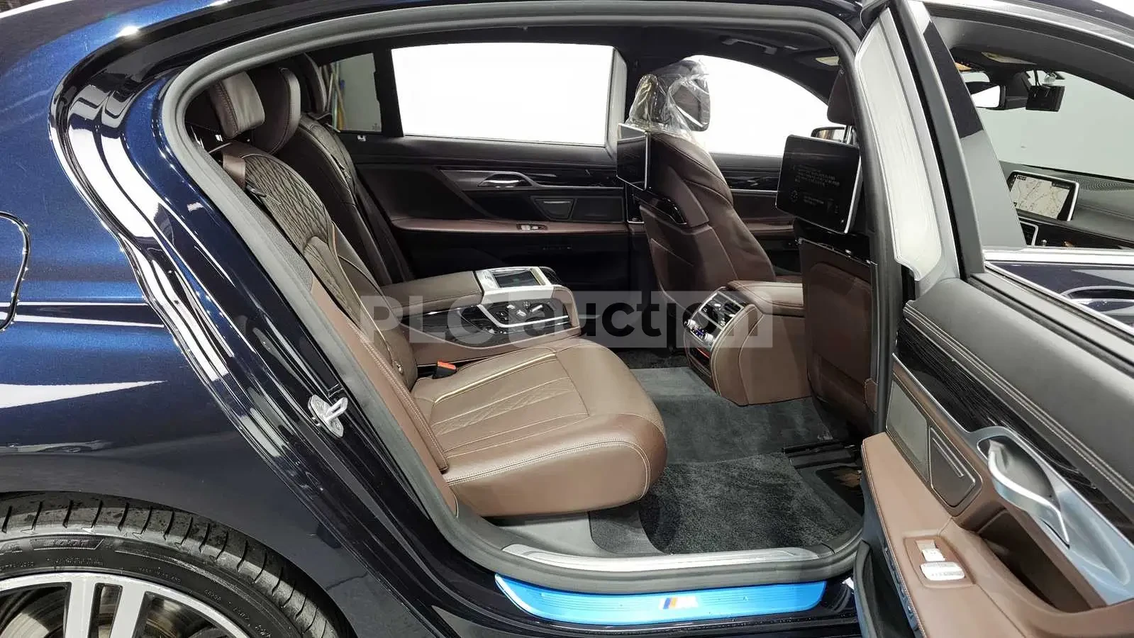 BMW 730 d M SPORT| X-DRIVE| ПОДГРЕВ| ОБДУХВАНЕ| ВКЛ.ТЕХНОТ, снимка 12 - Автомобили и джипове - 54615705