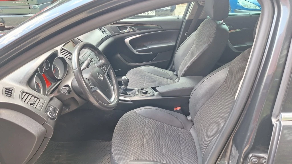 Opel Insignia, снимка 10 - Автомобили и джипове - 54818936