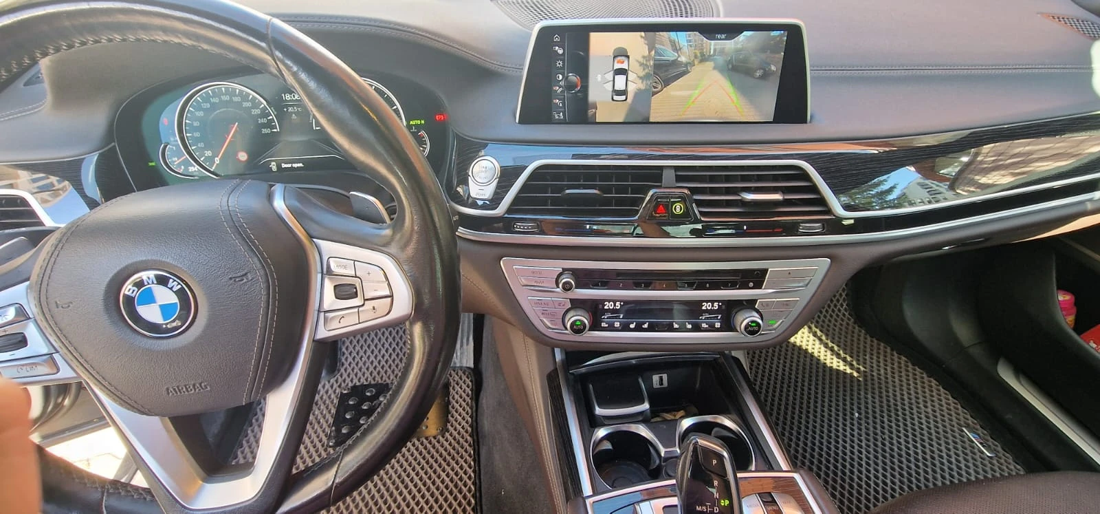 BMW 730 G11* M-PACK*  X-Drive * 360 Cam* Head up* FULL*  , снимка 5 - Автомобили и джипове - 55389461
